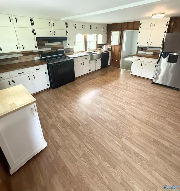 Altoona, AL 35952,4470 Susan Moore Road