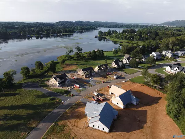 Guntersville, AL 35976,360 Lake Creek Drive