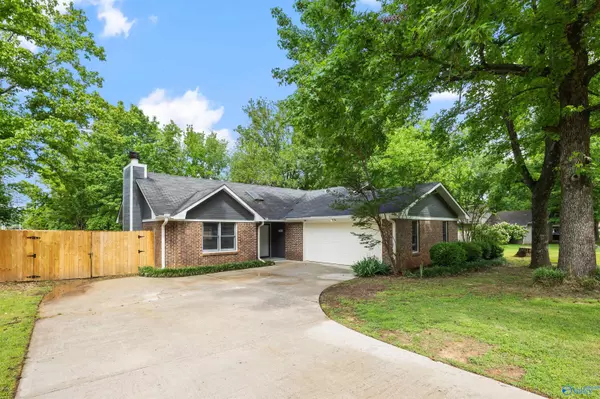 12034 Runningmeade Trail SE, Huntsville, AL 35803