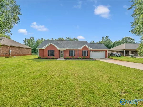 108 White Willow Court, Hazel Green, AL 35750