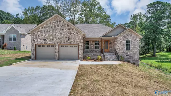 1392 Locust Drive, Arab, AL 35016