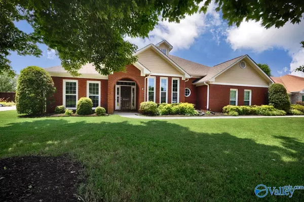 2540 Audubon Lane, Owens Cross Roads, AL 35763