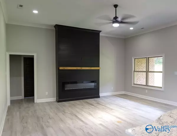 Trinity, AL 35673,95 Hawthorn Way