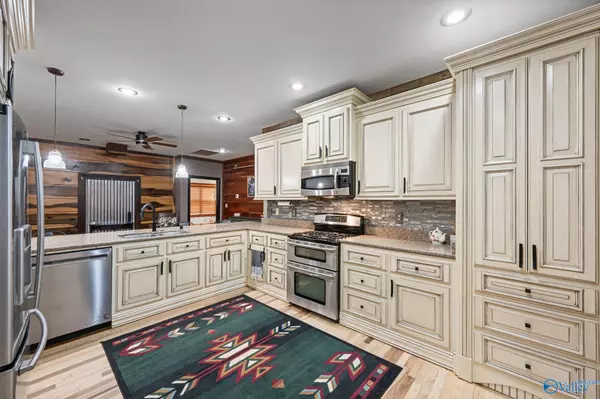 Elkmont, AL 35620,28890 Hwy 127