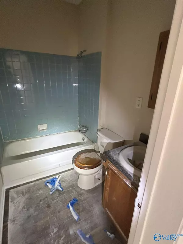 Birmingham, AL 35208,1606 49th Street W