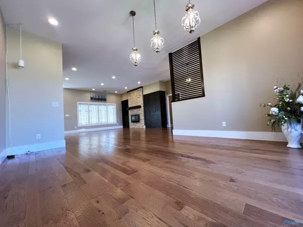 Florence, AL 35630,104 Newport Drive