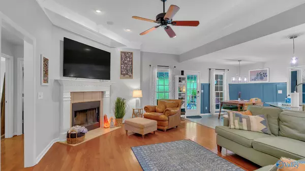 Owens Cross Roads, AL 35763,2317 Little Cove Road