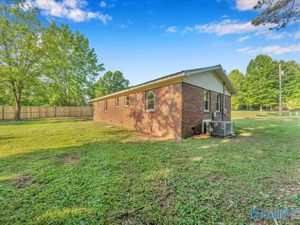 Toney, AL 35773,7004 Old Railroad Bed Road