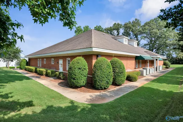 Madison, AL 35758,8191 Madison Blvd #C