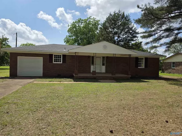 301 Holloway Street NW, Hartselle, AL 35640