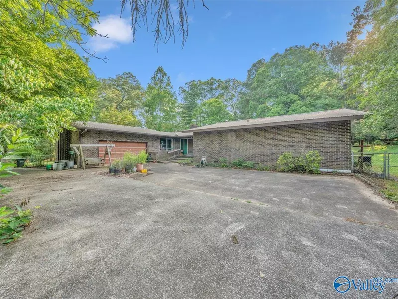 611 Tupelo Pike, Scottsboro, AL 35768