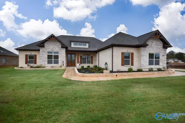 13872 Goff Drive, Athens, AL 35611