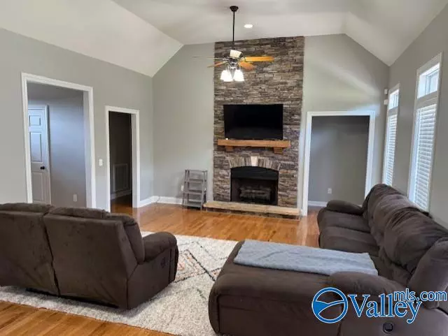 226 Twin Lakes Drive, New Market, AL 35761