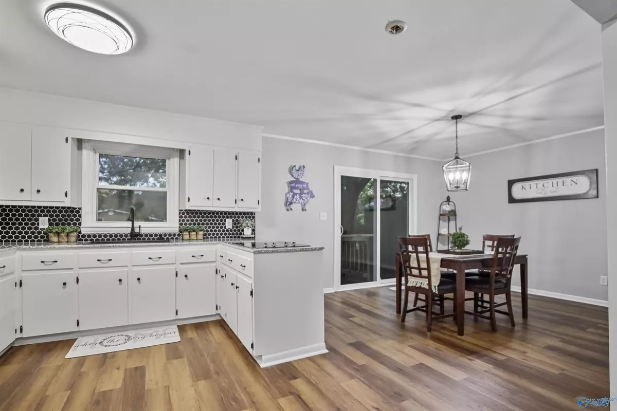 Hartselle, AL 35640,1006 NW Elm Street NW