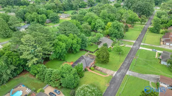 Huntsville, AL 35802,405 Meadow View Drive SE