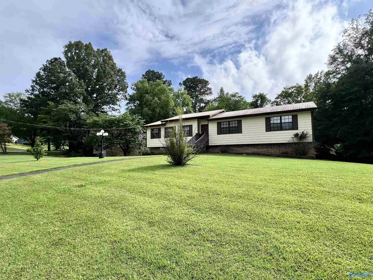 Bessemer, AL 35022,150 Fox Hollies Blvd.