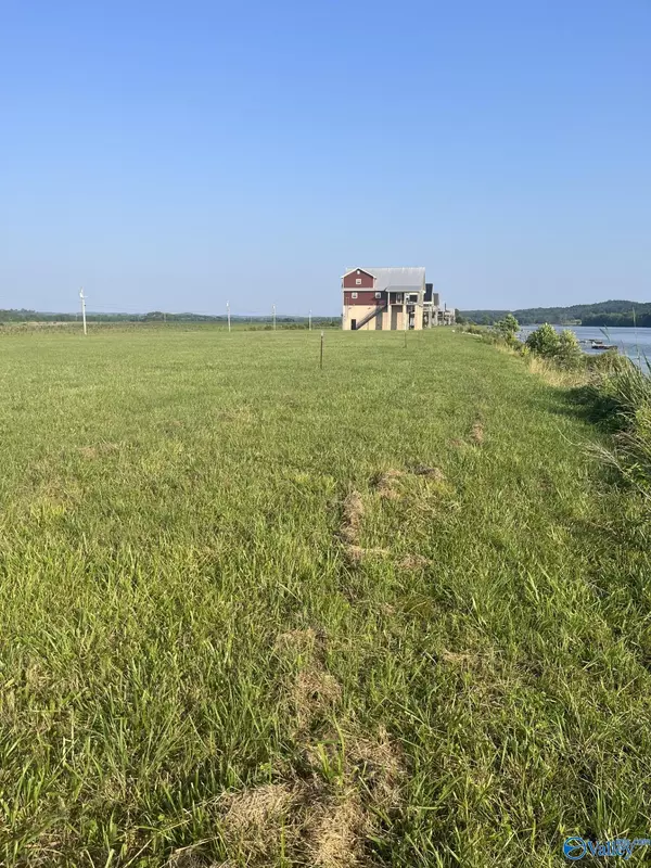 Clifton, TN 38425,1505 Hardin Bottom River Road