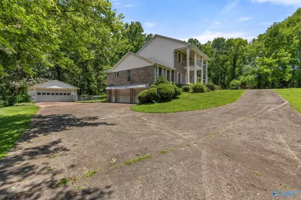 Killen, AL 35645,91 Six Pence Road