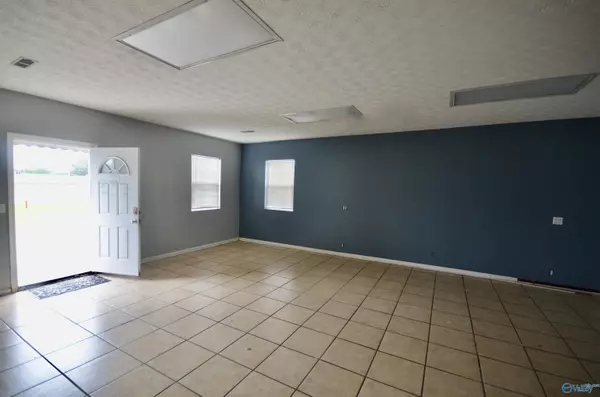 Falkville, AL 35622,11 W 4th Street