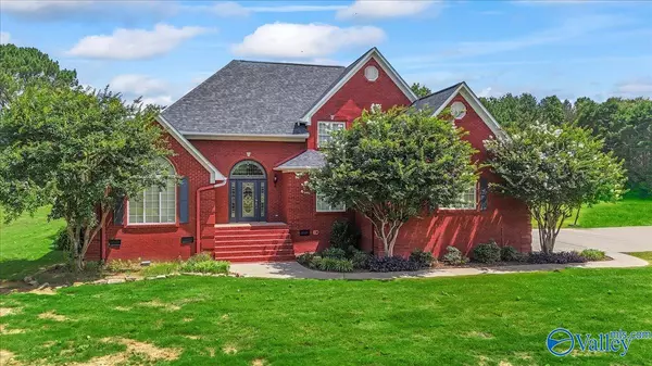 135 Villa Grande, Albertville, AL 35950