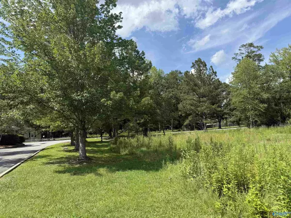 Gadsden, AL 35901,1 Clairvaux Drive