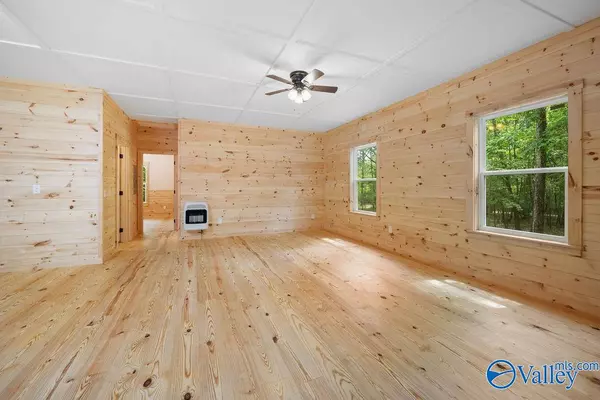 Mentone, AL 35984,5433 County Road 106