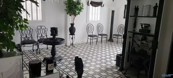 Huntsville, AL 35811,2504 Oakwood Avenue NW