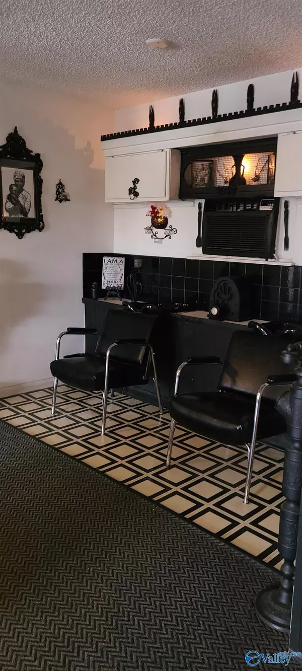 Huntsville, AL 35811,2504 Oakwood Avenue NW