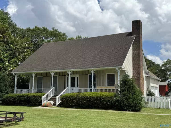 102 W Lane Street, Albertville, AL 35950