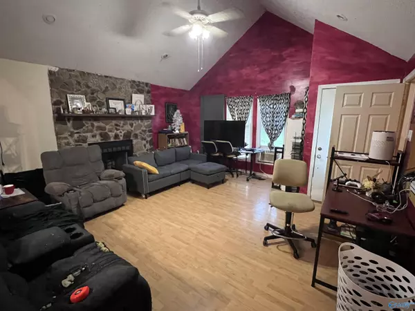 Collinsville, AL 35961,1353 N Valley Avenue