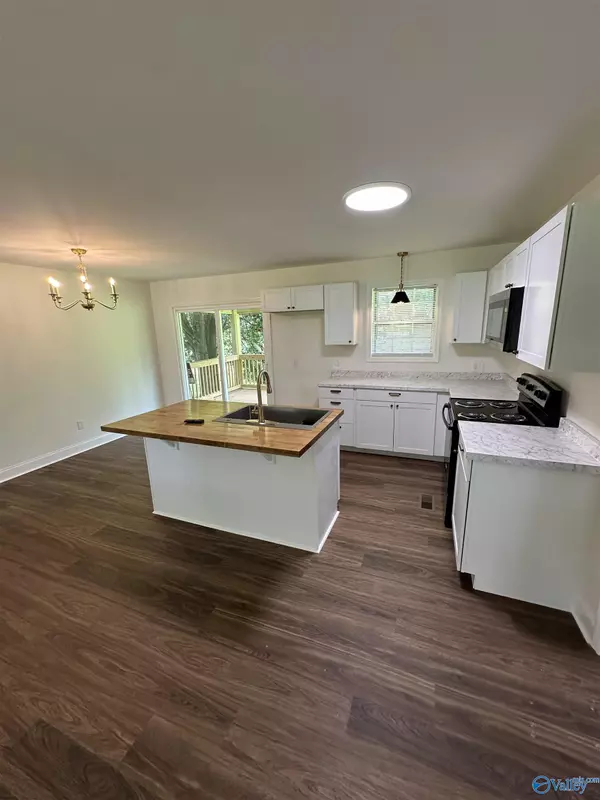 Boaz, AL 35957,400 East Highway