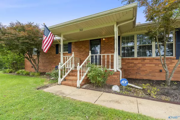 Hartselle, AL 35640,302 Cherry Street NW