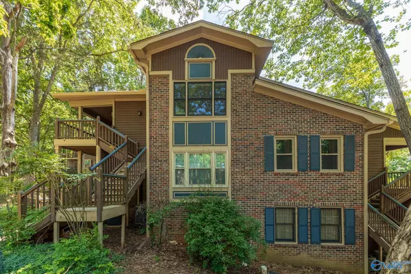 Huntsville, AL 35802,2043 Woodlawn Drive SW #2043