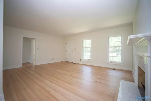 Decatur, AL 35601,807 14th Avenue SE