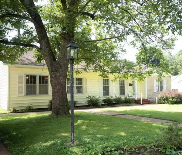 Decatur, AL 35601,807 14th Avenue SE