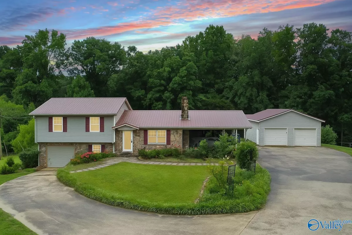 Cullman, AL 35057,1979 County Road 1141