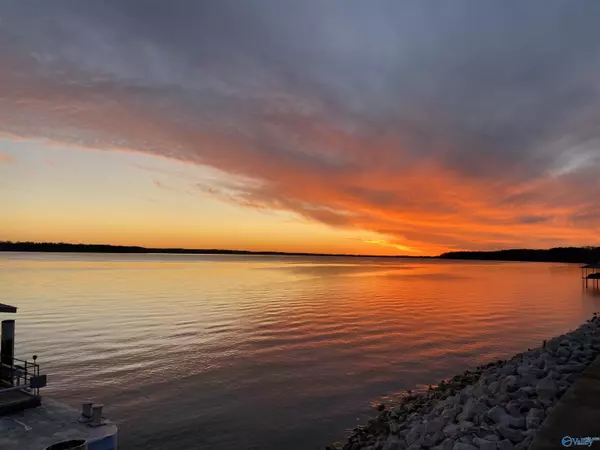 Athens, AL 35611,6122 Bay Village Drive #205