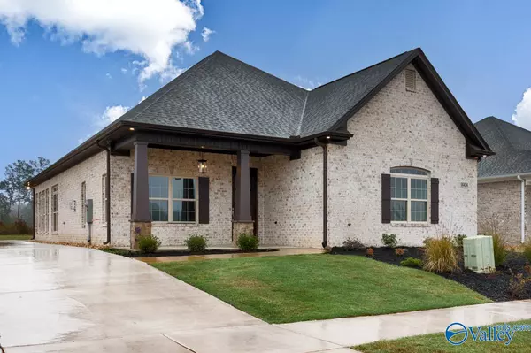 Athens, AL 35611,14434 White Creek Trail