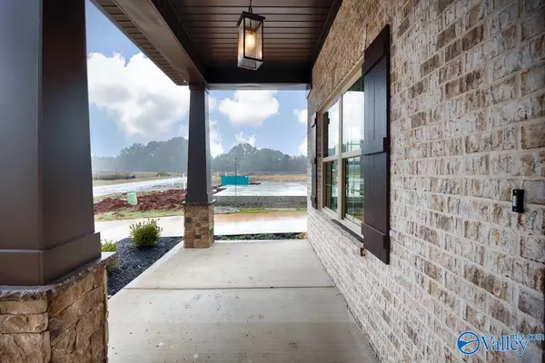 Athens, AL 35611,14434 White Creek Trail