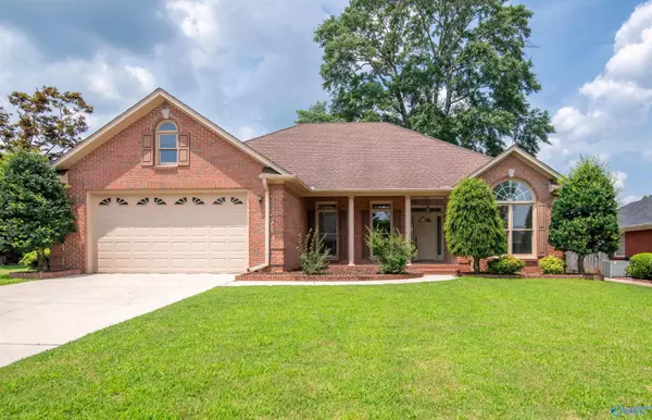 1505 SW Oak Lea Road, Decatur, AL 35603