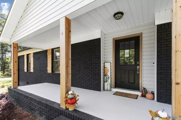 89 Lake Drive, Scottsboro, AL 35769