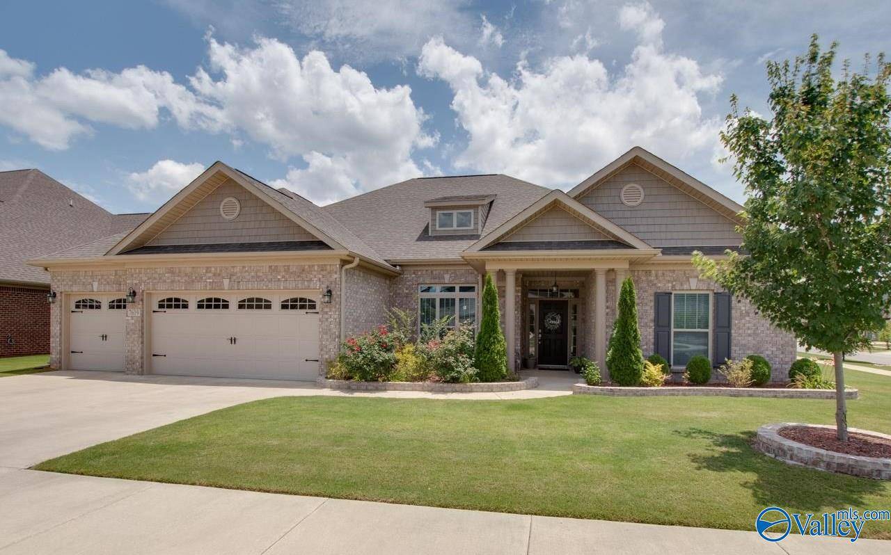 7619 Flint Crossing Circle, Owens Cross Roads, AL 35763