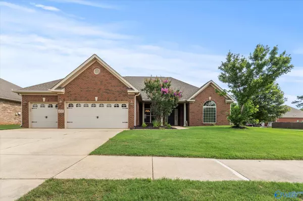 4527 Blairmont Drive SE,  Owens Cross Roads,  AL 35763