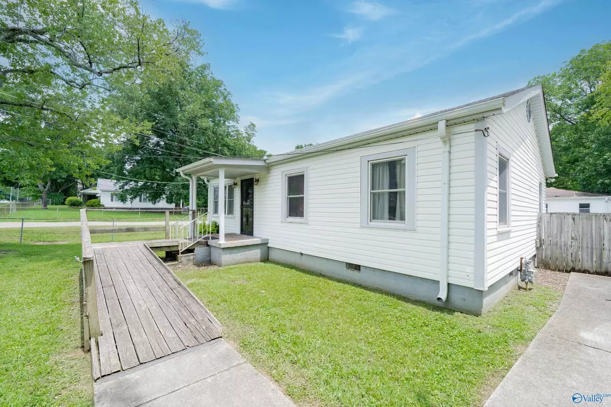 Huntsville, AL 35811,2116 Virginia Blvd NW