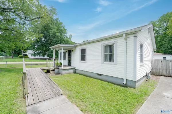 2116 Virginia Blvd NW, Huntsville, AL 35811