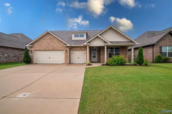 163 Willow Bank Circle,  Priceville,  AL 35603