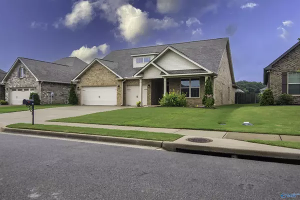 Priceville, AL 35603,163 Willow Bank Circle