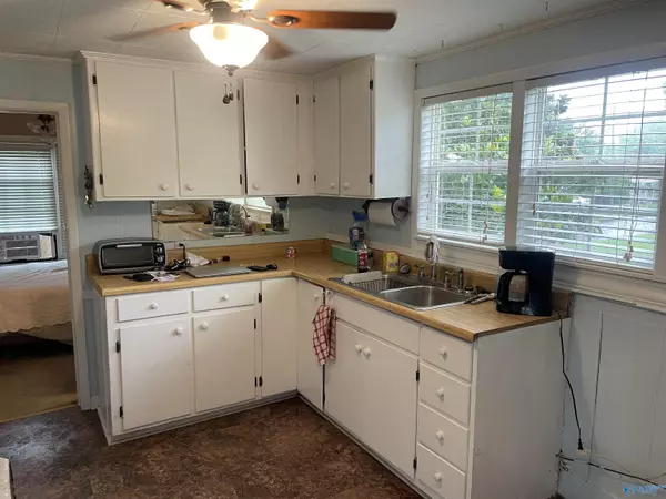 Attalla, AL 35954,517 9th Avenue