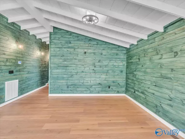 Leesburg, AL 35983,475 Pine Cone Street