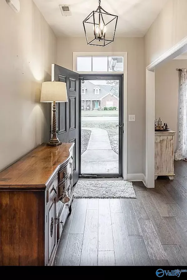 Owens Cross Roads, AL 35763,7009 Eagle Park Circle